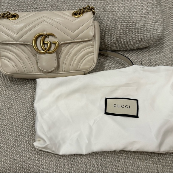 Authentic Gucci Marmont mini bag in white - Picture 6 of 16